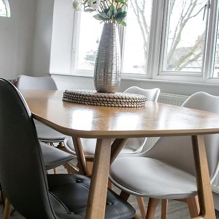 Stylish Retreat In Leigh-On-Sea Apartment Сътън он Сий Екстериор снимка