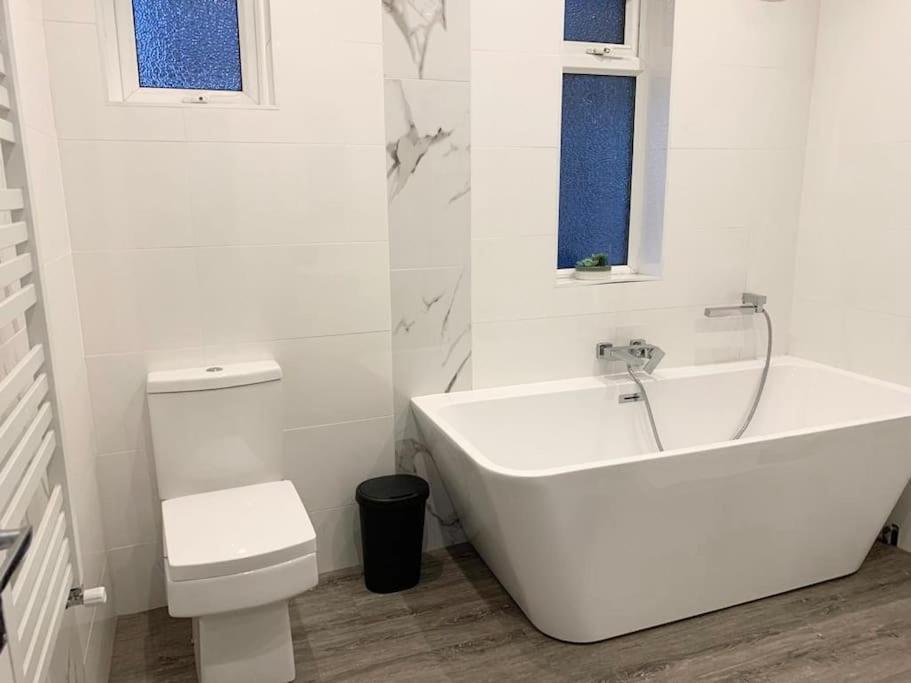 Stylish Retreat In Leigh-On-Sea Apartment Сътън он Сий Екстериор снимка