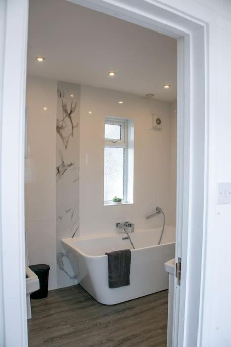 Stylish Retreat In Leigh-On-Sea Apartment Сътън он Сий Екстериор снимка