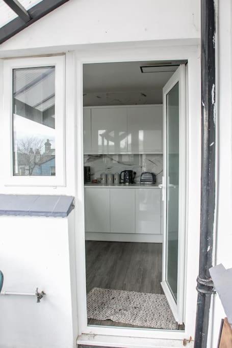 Stylish Retreat In Leigh-On-Sea Apartment Сътън он Сий Екстериор снимка