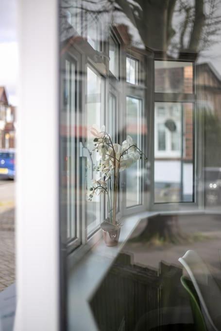 Stylish Retreat In Leigh-On-Sea Apartment Сътън он Сий Екстериор снимка