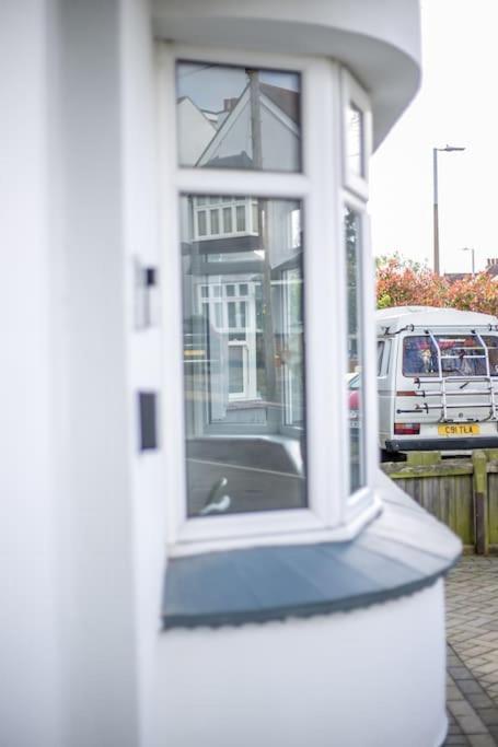 Stylish Retreat In Leigh-On-Sea Apartment Сътън он Сий Екстериор снимка