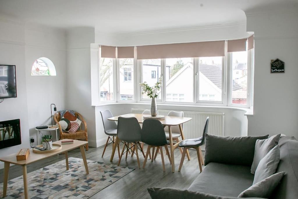 Stylish Retreat In Leigh-On-Sea Apartment Сътън он Сий Екстериор снимка
