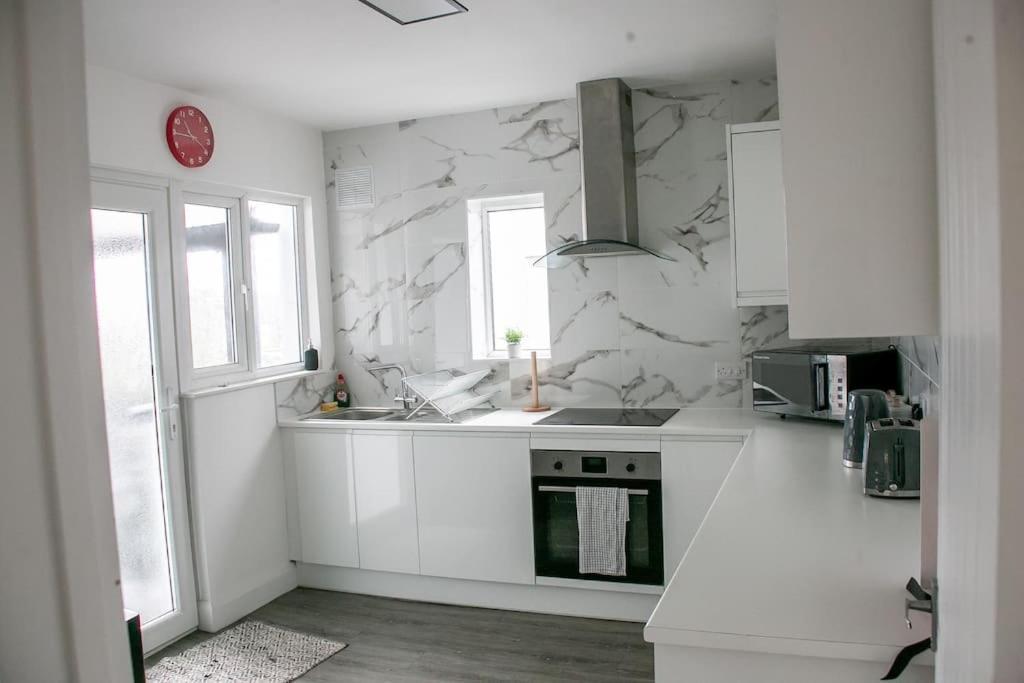 Stylish Retreat In Leigh-On-Sea Apartment Сътън он Сий Екстериор снимка